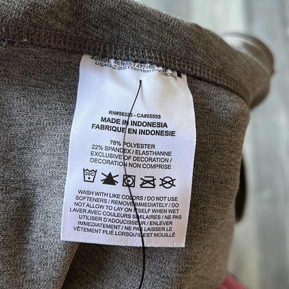 Nike One Women's Mid-Rise Crop Leggings 🖤🖤 - Picture 6 of 6